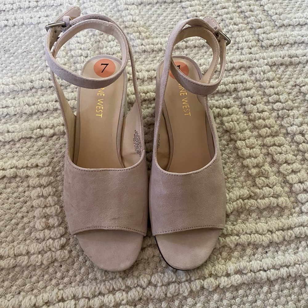 Nine West Size 7 Heel